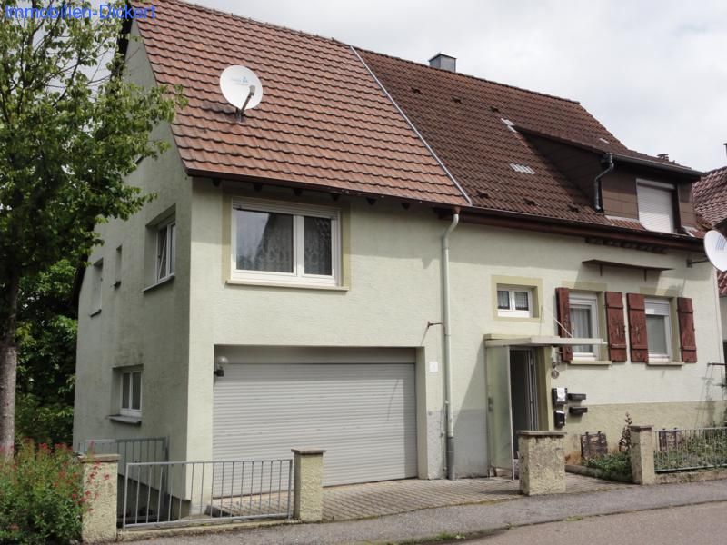 Eibensbach: 2 Familienhaus mit großem Grundstück 