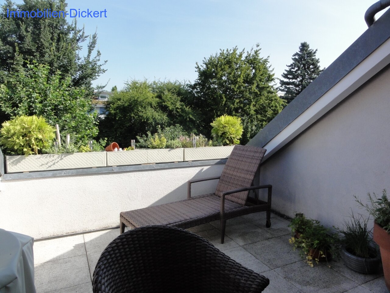 Güglingen: 2 Familienhaus mit Gewerbeeinheit in guter Lage 